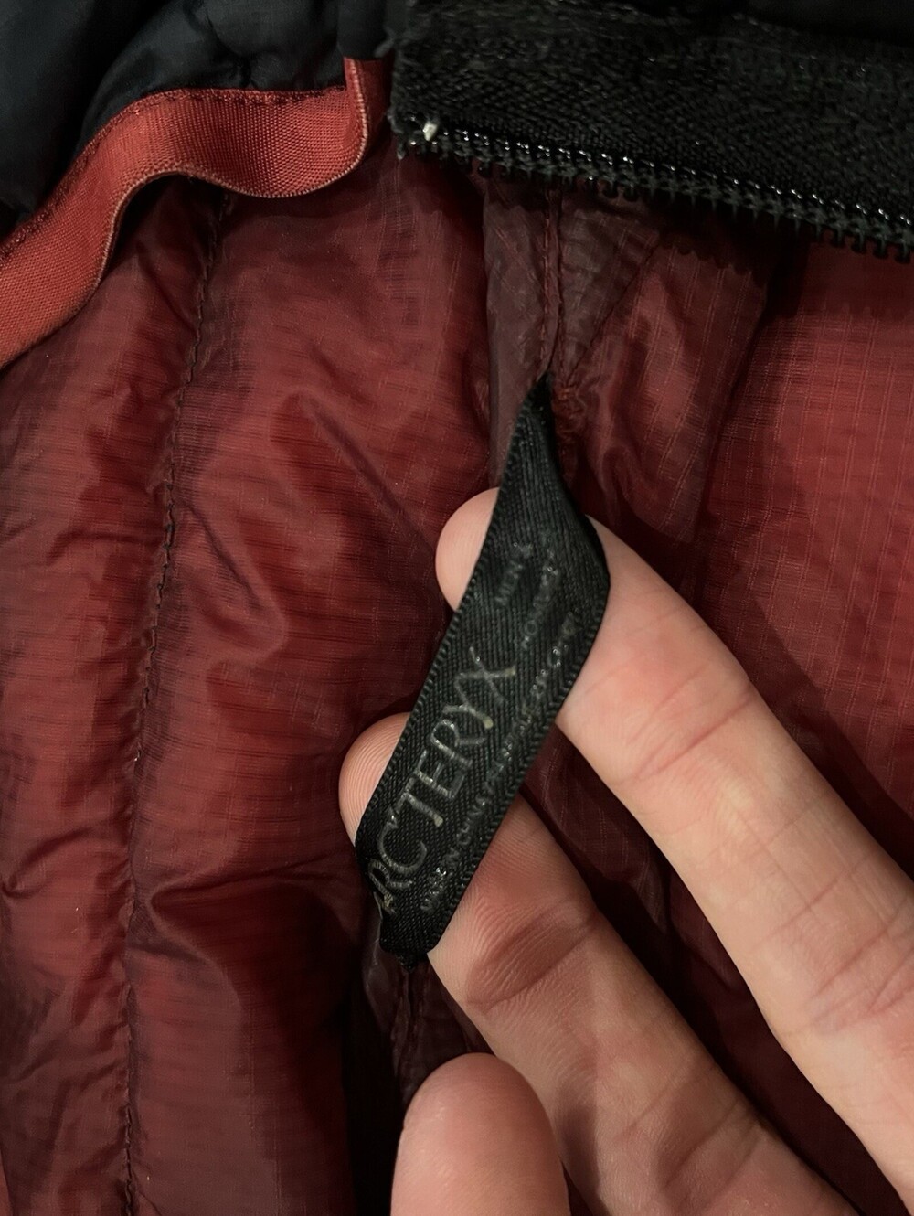 Arc’teryx Cerium LT Hoody - Men’s Large (L) - Nighthawk Navy Red Patch Zipper - Picture 5 of 9